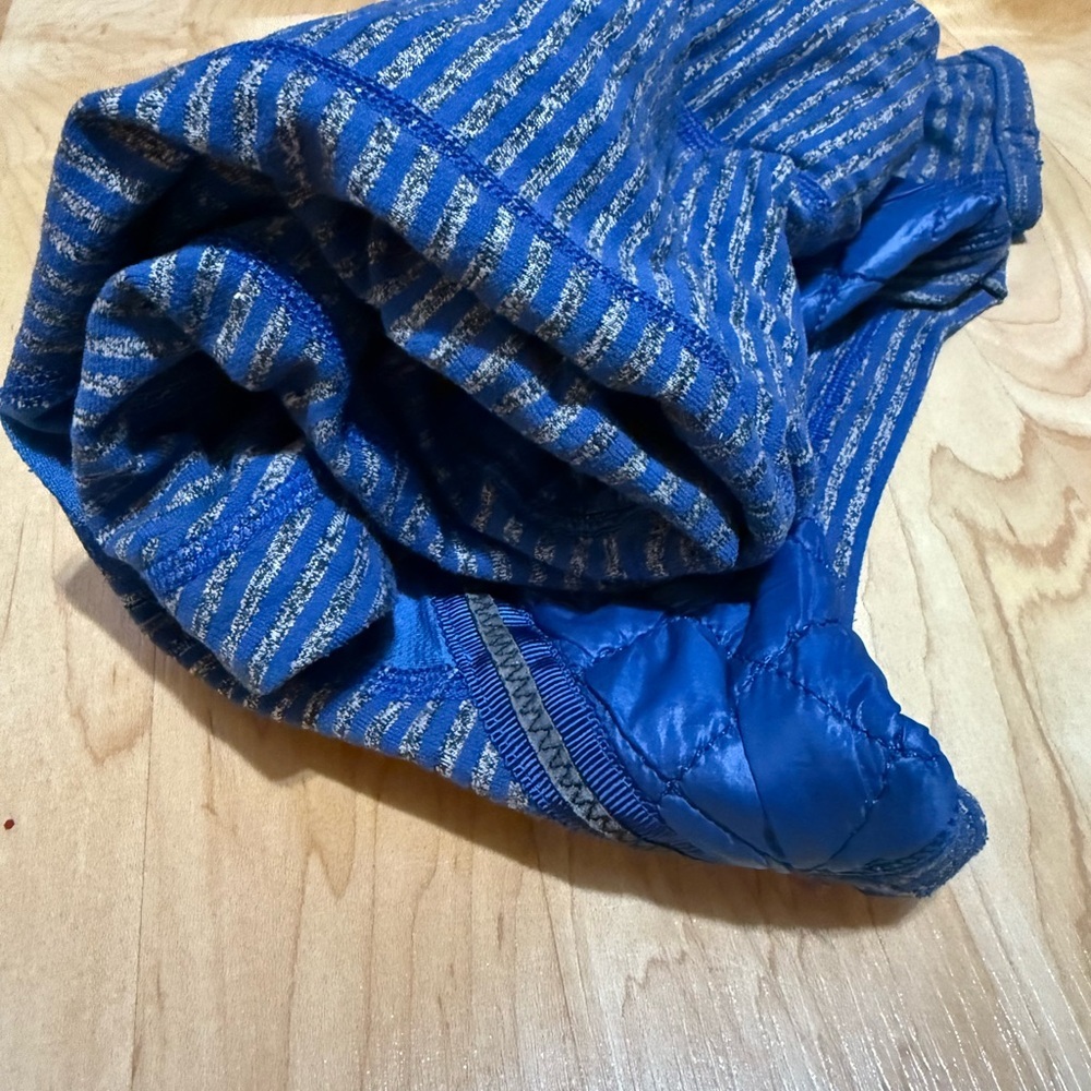 Lululemon Athletica Blue and Gray Striped Top Size L - Picture 15 of 15